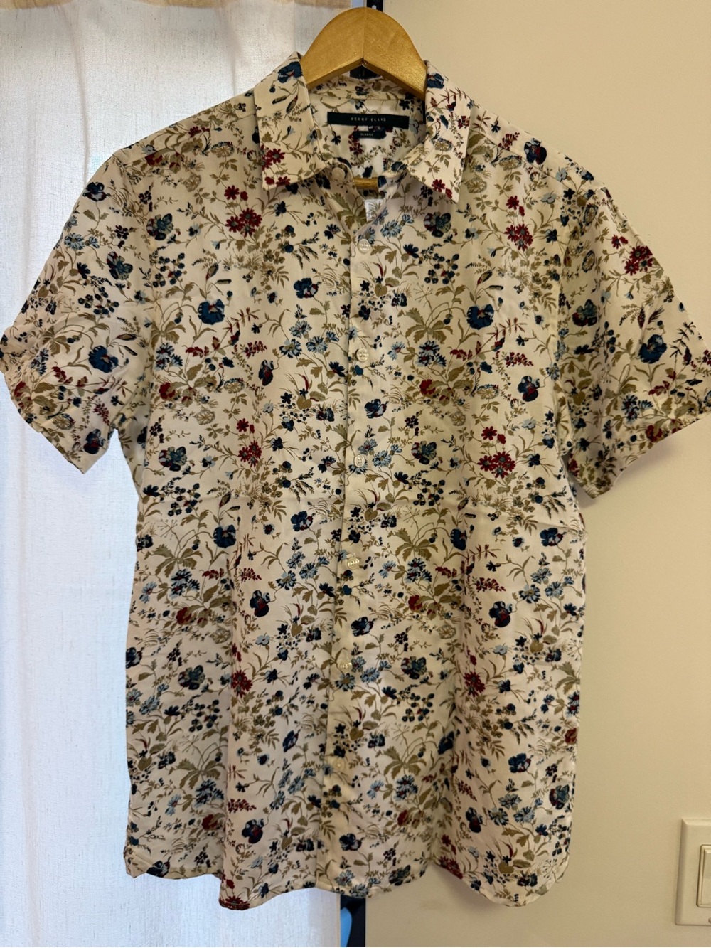Perry Ellis Men’s Short-Sleeve Floral Button-Up Shirt - Size M slim fit